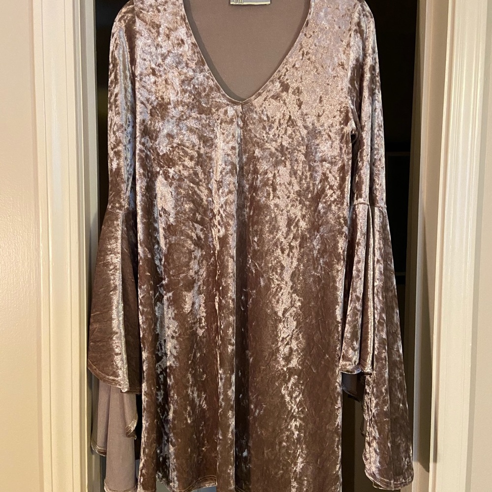 Crushed velvet bell sleeve dress